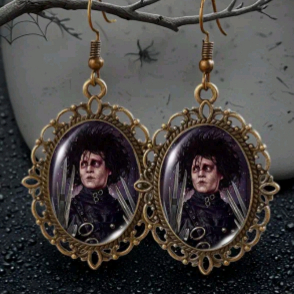 Edward Scissorhands Vintage Gold and Black Cameo Earrings
